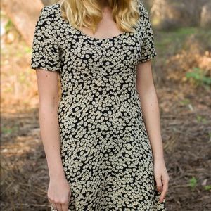 VTG Laundry by Shelli Segal Delicate Daisy Dress